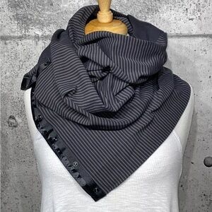 Lululemon Vinyasa Stripped Scarf